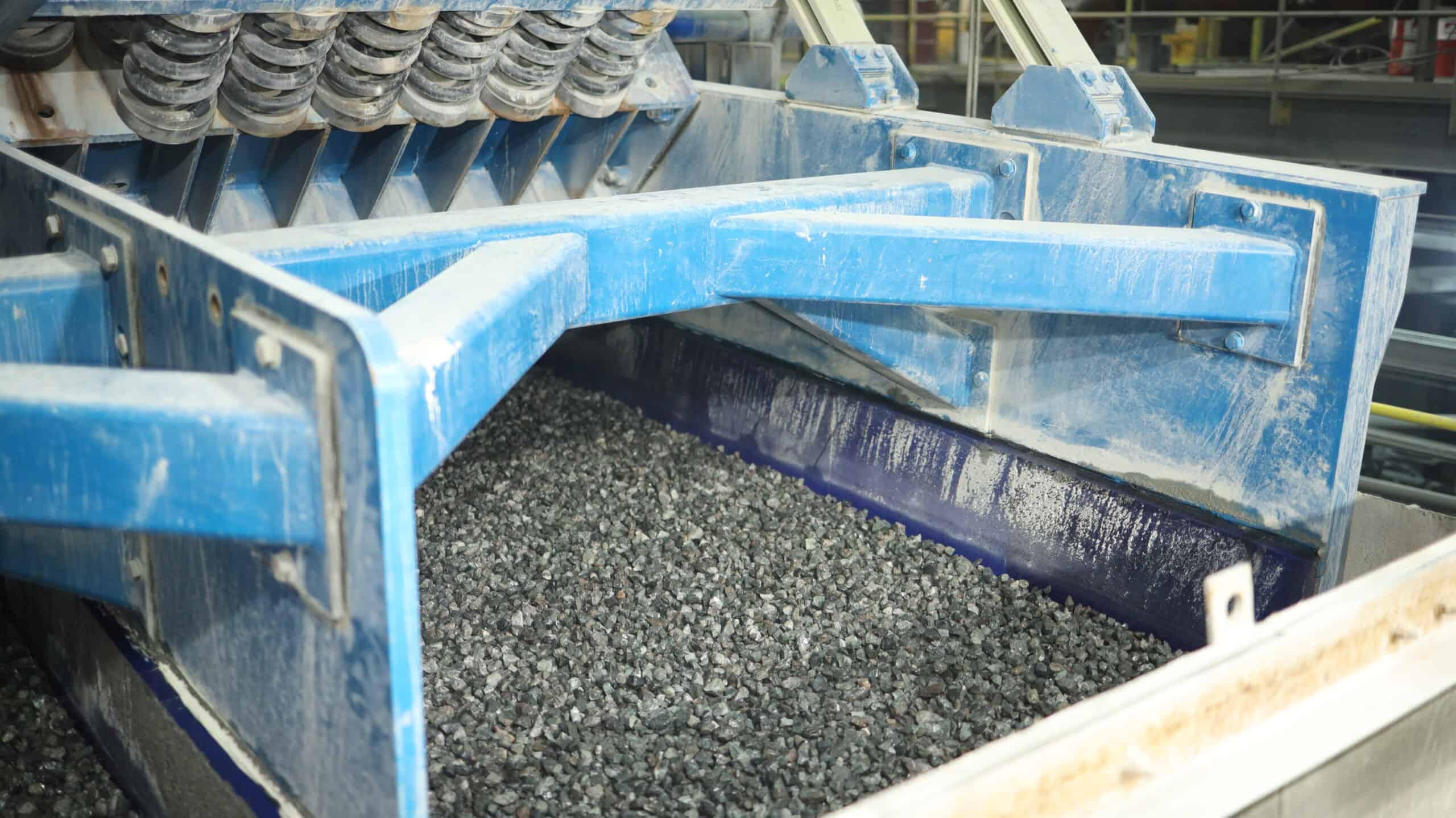 Copper being processed in a GK STM-SCREEN™