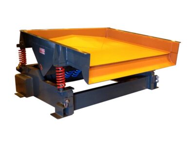 Feeder with a Dynamic Base 